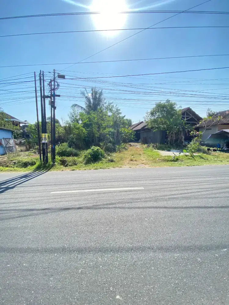 Tanah strategis dan luas  Pinggir raya Palagan KM 10 Sleman