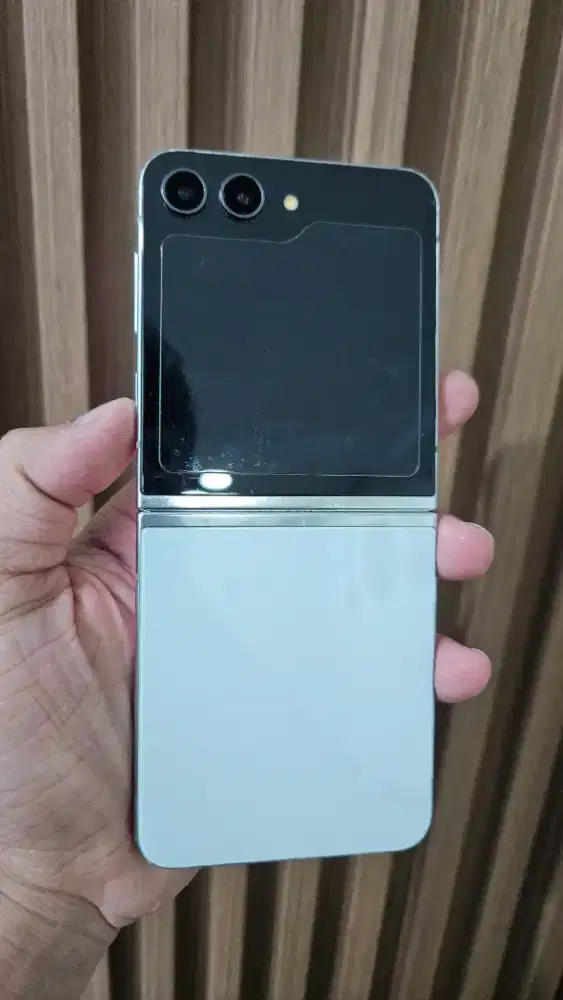 Samsung Galaxy Z Flip 5 8/256 Gb Murah Mulus