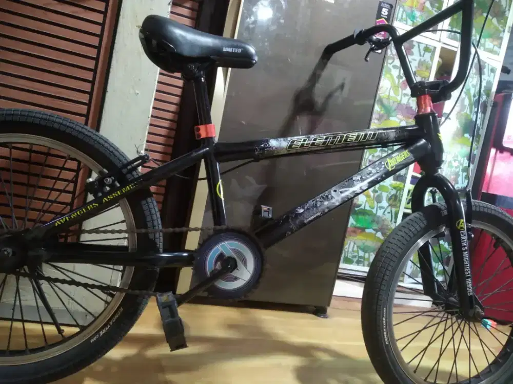 Sepeda BMX element UK 20