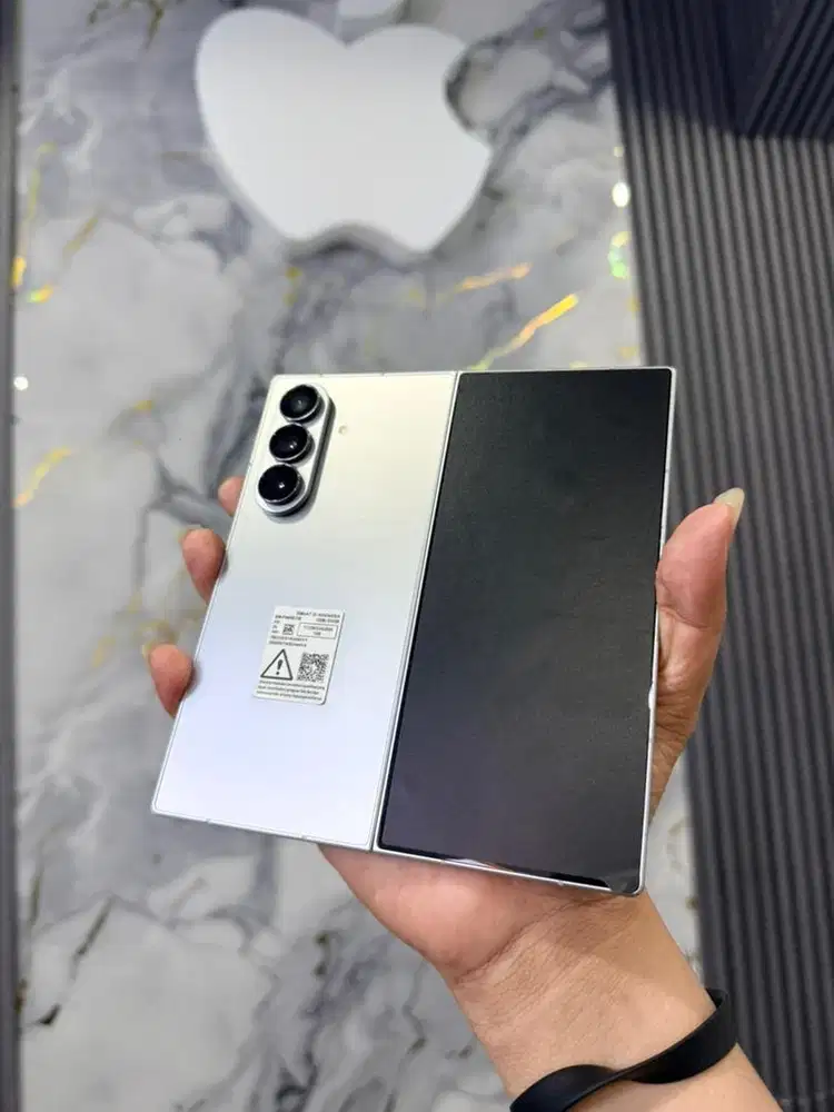 Samsung Fold 7 512 Silver SEIN On Desember 2026