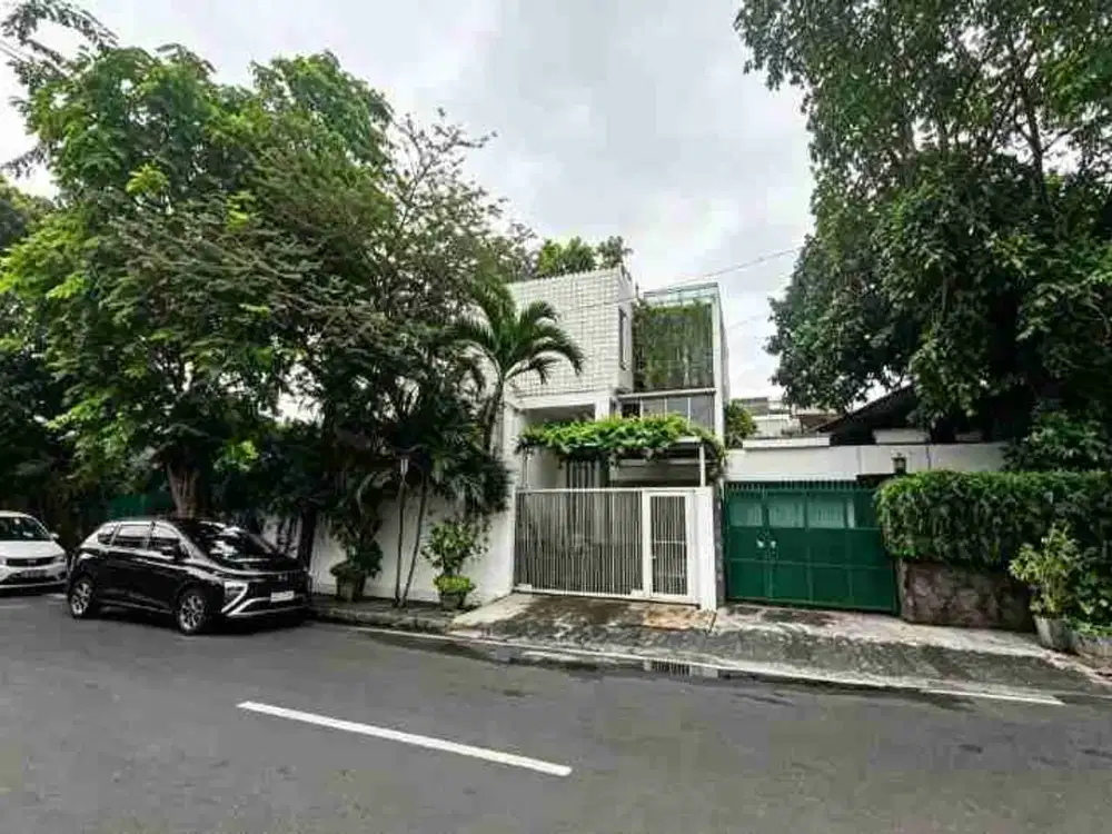 Dijual Rumah Modern Tropis Rawamangun Jakarta Timur LT 350m² SHM