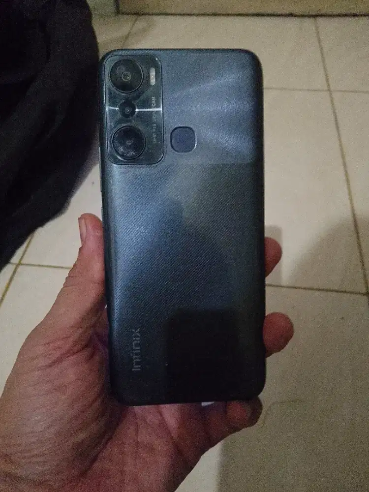 Infinix hot 20i ram 4+ 2 / 128