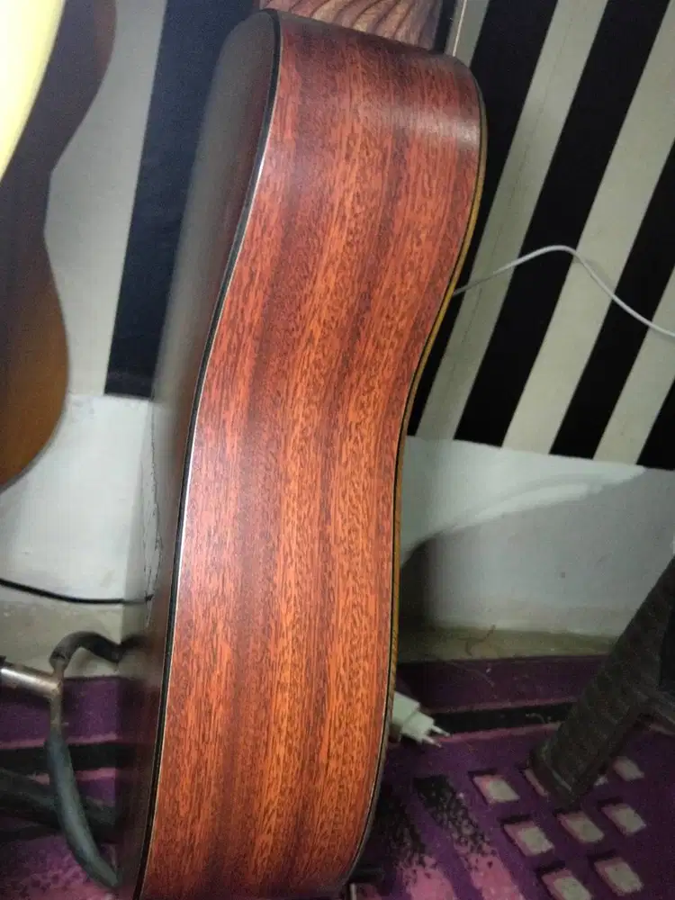Akustik gitar MARTIN LX1E