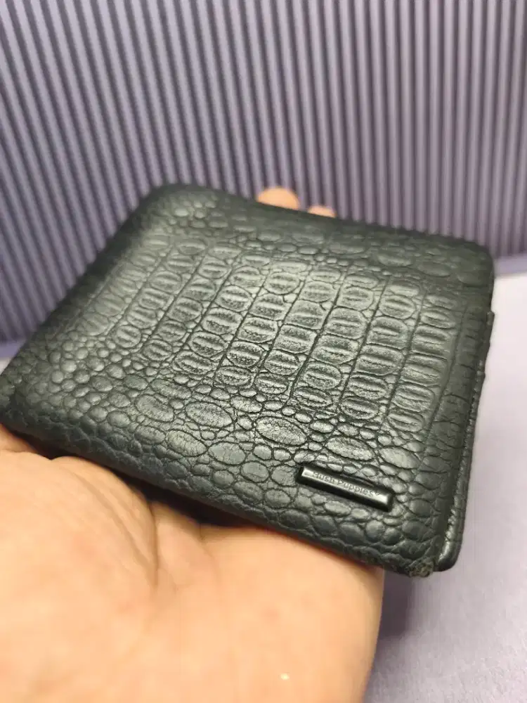 Dompet hush puppies