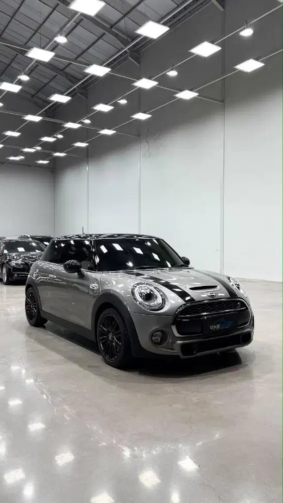 TDP 30jt! Mini Cooper S 3 Door Hatchback 2018, Plat W,KM 32rb,Istimewa