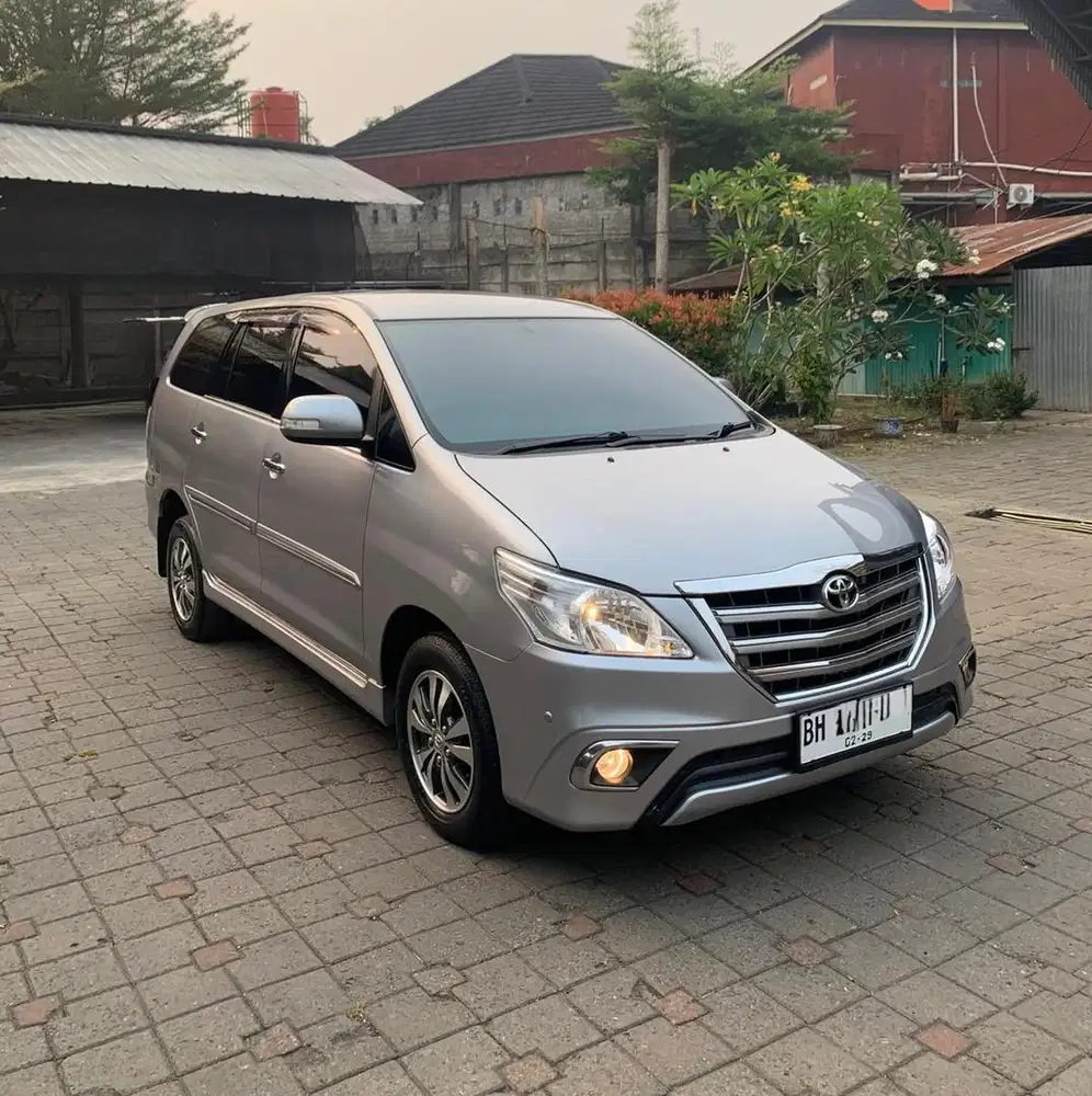KIJANG INNOVA BARONG 2015 AT DIESEL SILVER LAST EDITION UNIT MULUS