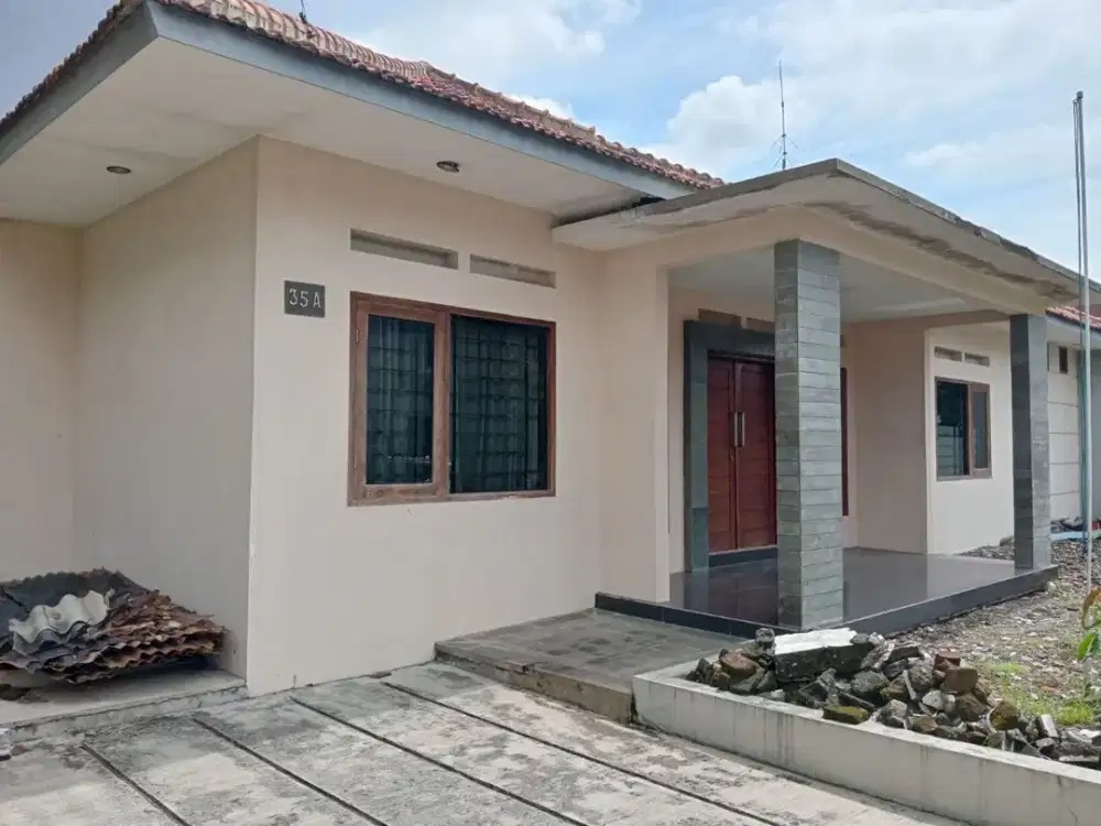 Rumah Luas Terawat Siap Huni Parakan Batununggal Bandung