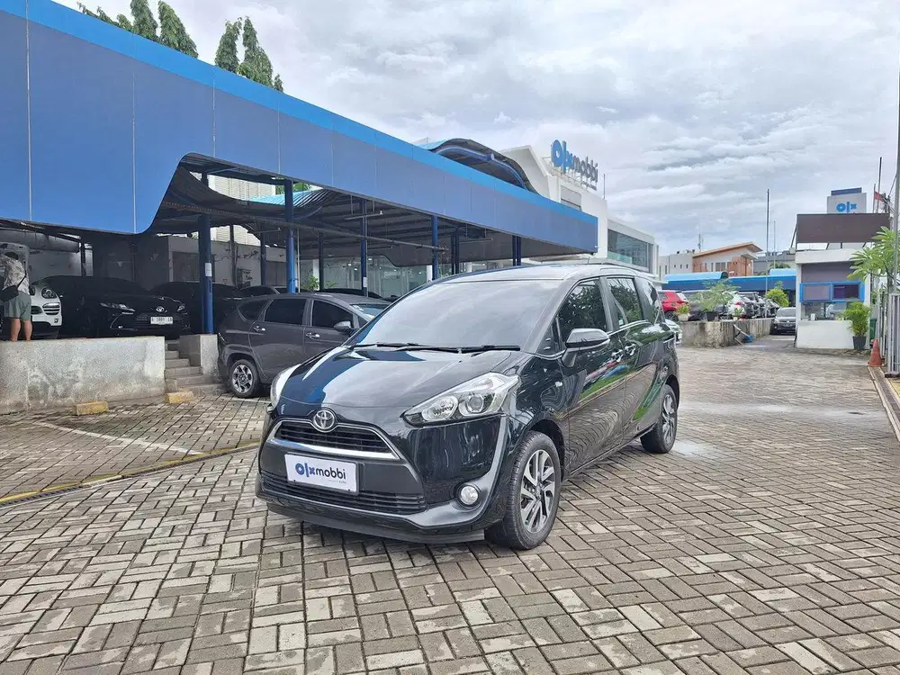 TDP RENDAH - Toyota Sienta 1.5 Q Bensin-AT 2017 Orange CNIGB