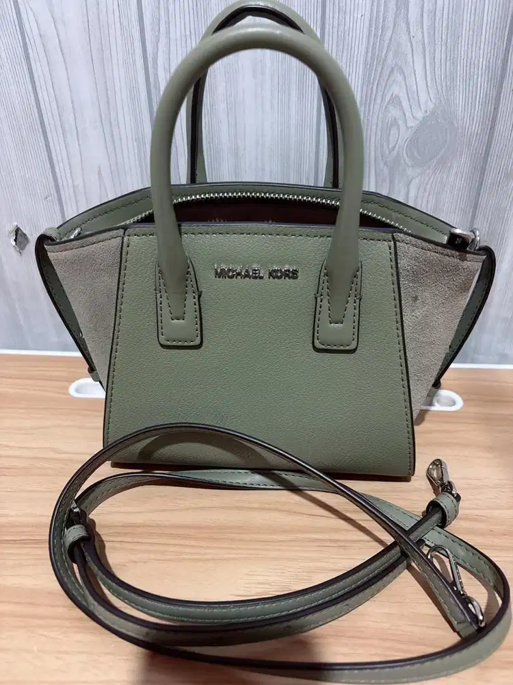 Tas Michael Kors Original/Michael Kors Leather and Saude Satchel Bag