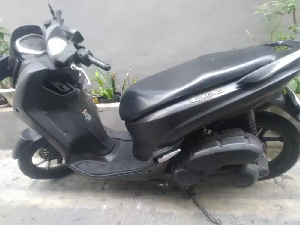 Jual butuh Yamaha Lexi tgn 2019 minus aga brisik