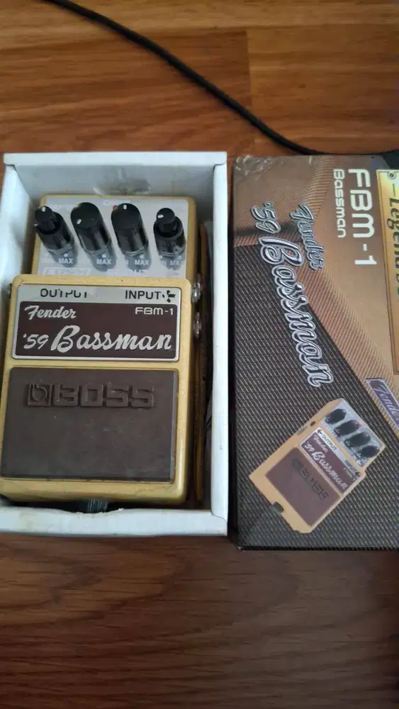 BOSS PREAMP BASSMAN FENDER {RARE COLLECTION}