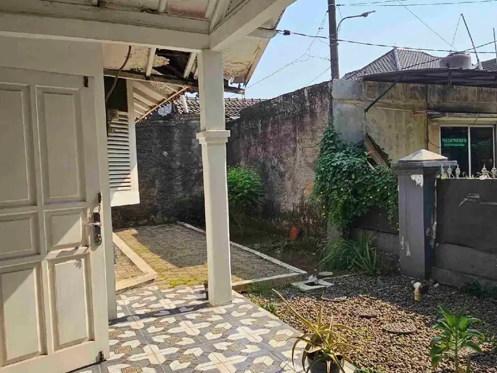 Rumah Besar + Paviliun Dengan Tanah Luas Di Taman Cimanggu