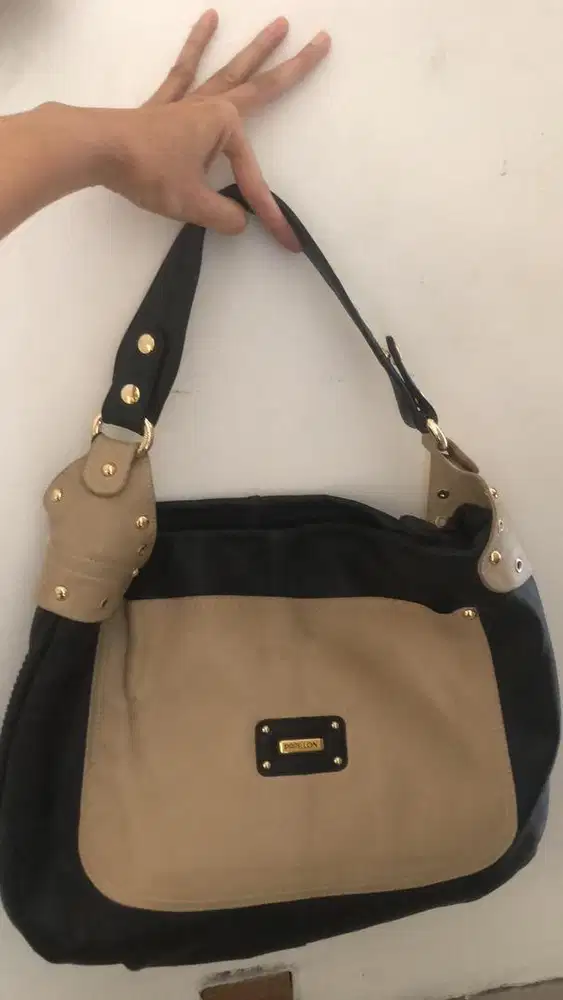 Tas kulit Papillon hitam cream