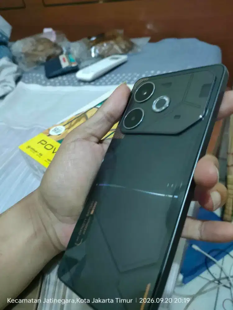 Techno pova 6 ram 12+12 internal 256
Layar super amoled tajem kamera j