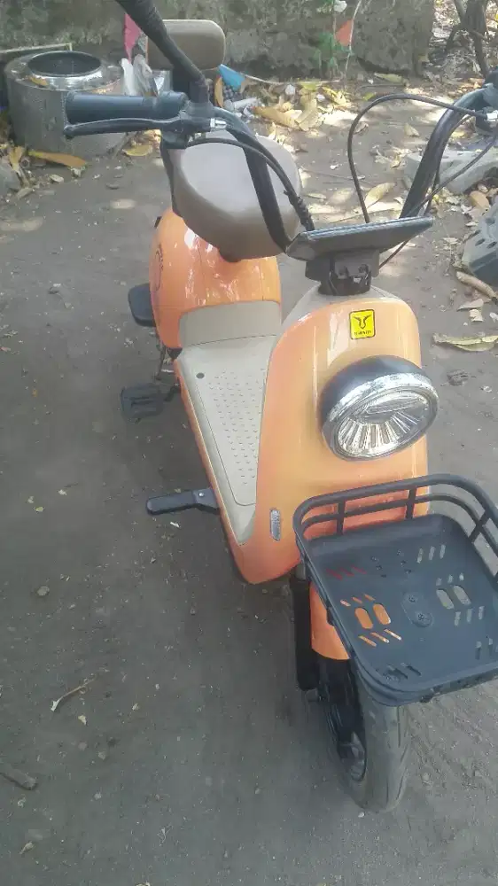 sepeda listrik uwinfly mulus seperti baru