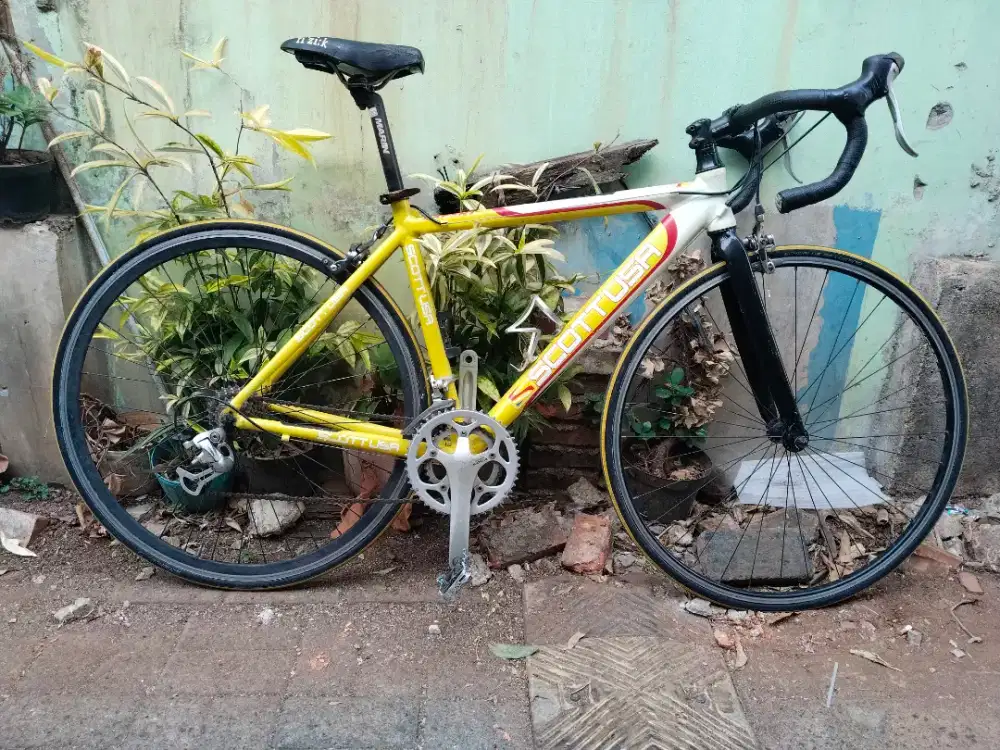 Sepeda balap Scott usa