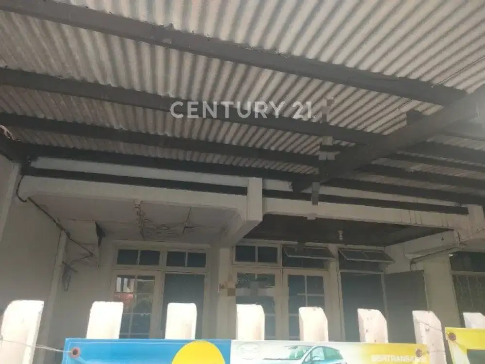 Rumah Tua Lokasi Dekat Dengan Mall Kelapa Gading
