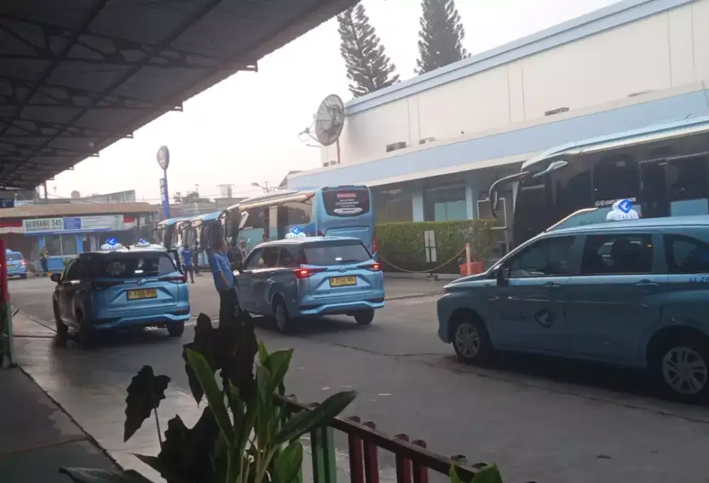 Loker DRIver Bluebird Pondok Cabe