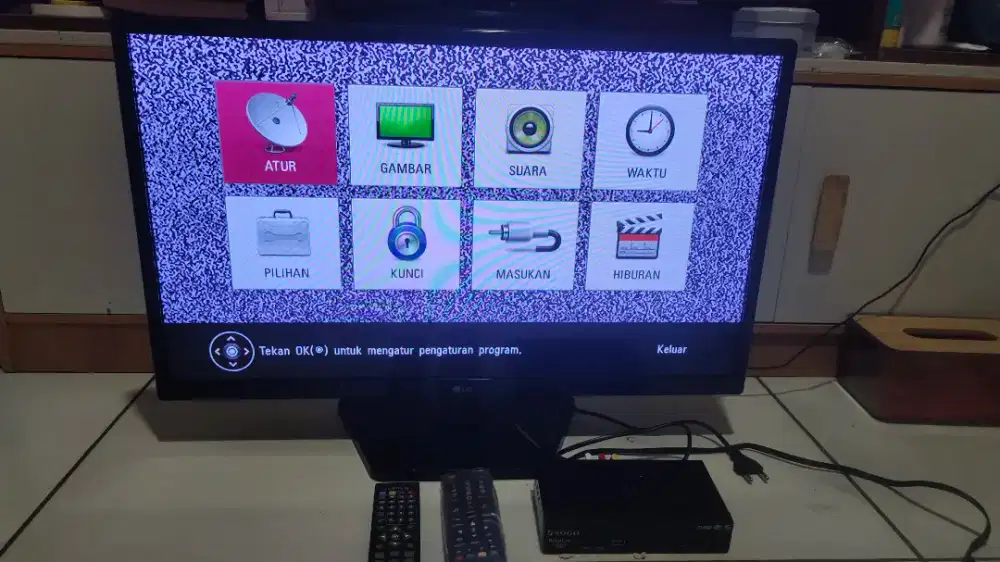TV merk LG 28 Inch + STB
