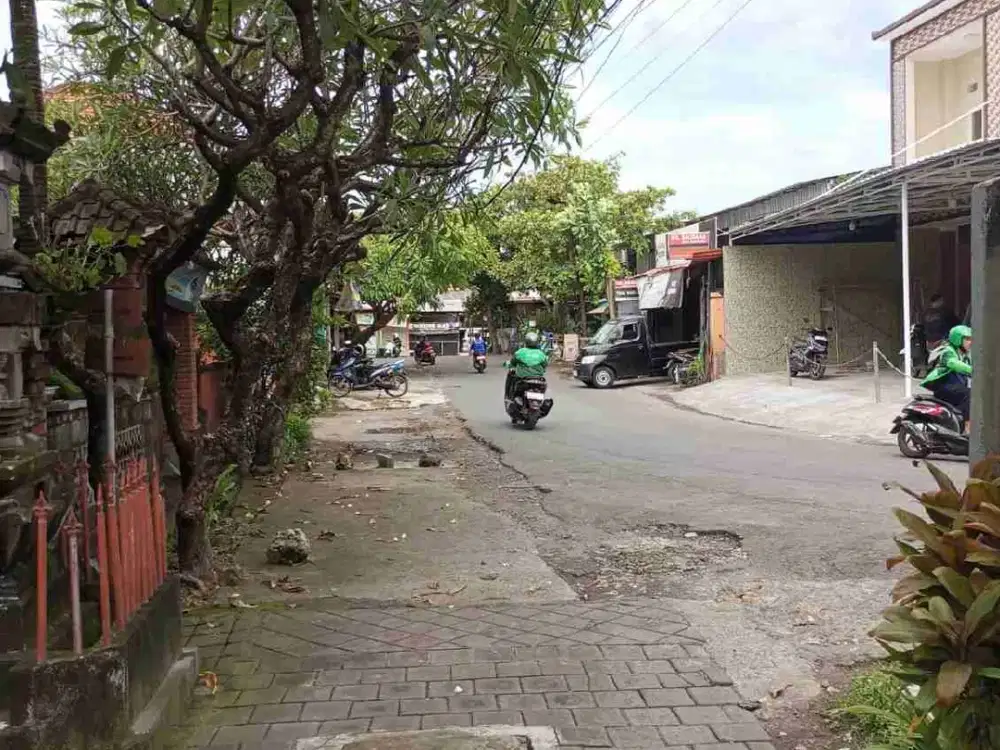 Jual Tanah 2are/200m² Bonus Bangunan 1lt Jl Tukad Buaji, Cocok untuk di bangun Kos kosan / Hunian. area Strategis.