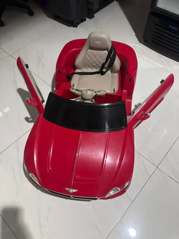 Mobil bentley aki anak