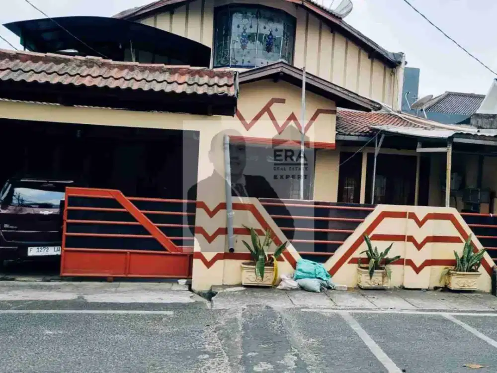 Disewakan rumah furnish di daerah Johar. Strategis bisa untuk kantor dan gudang juga.