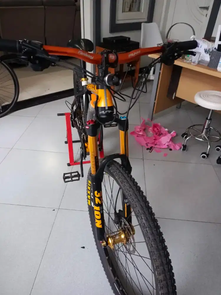 Sepedah orbea upgrade mulus cek lokasi.