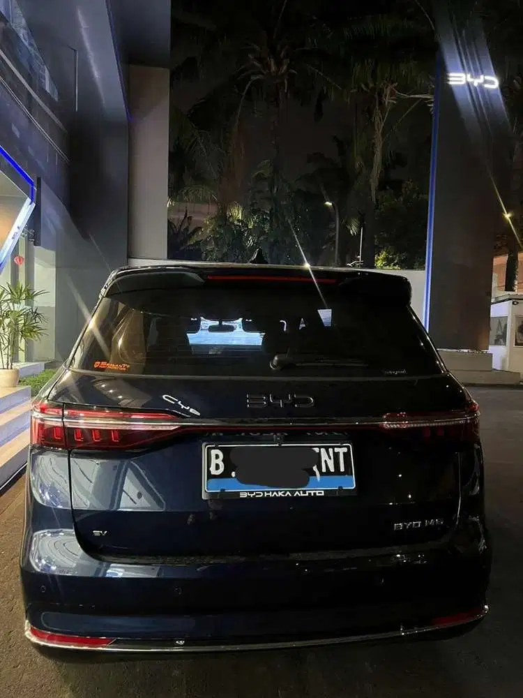BYD M6 2025 Listrik