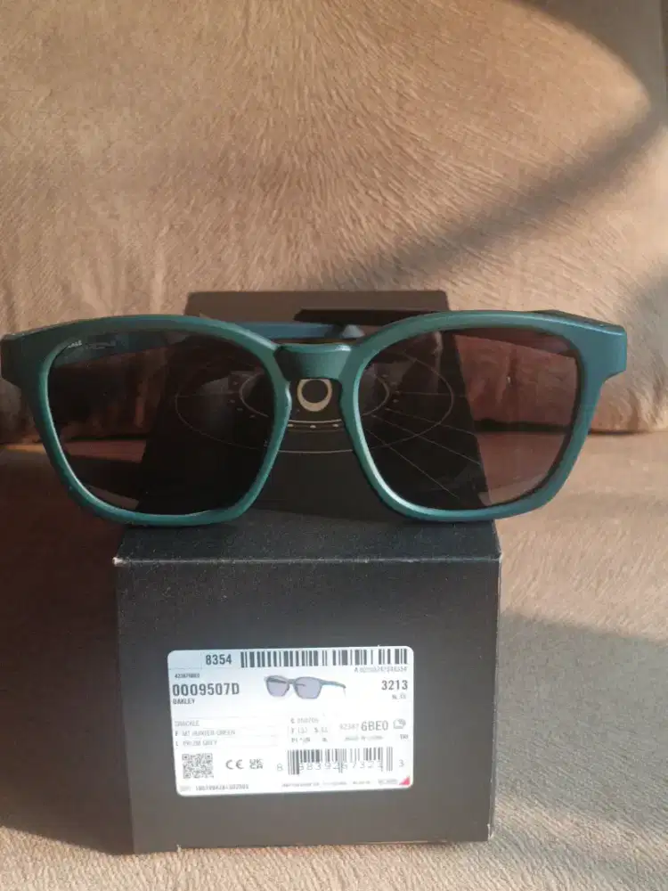 Sunglasses OAKLEY SHACKLE
