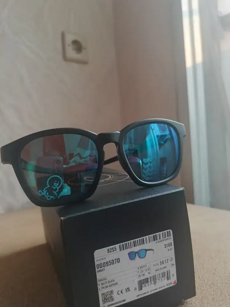 Sunglasses OAKLEY SHACKLE