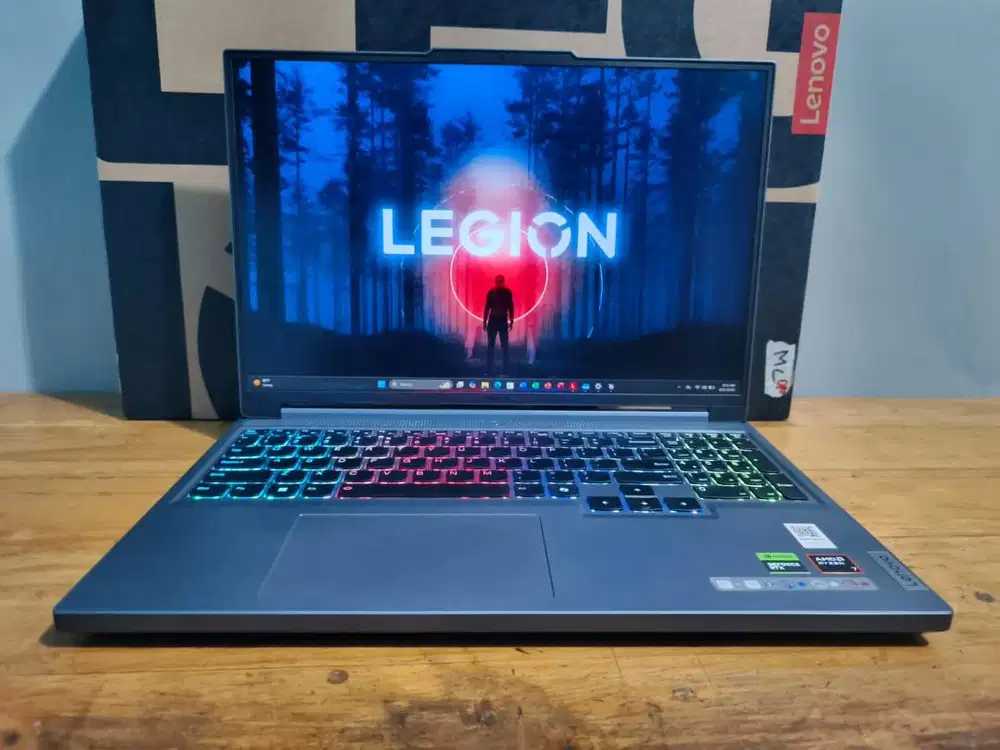 Legion Slim 5 16AHP9 Ryzen 7 8845HS 16/512GB RTX 4060 8GB Garansi 2027