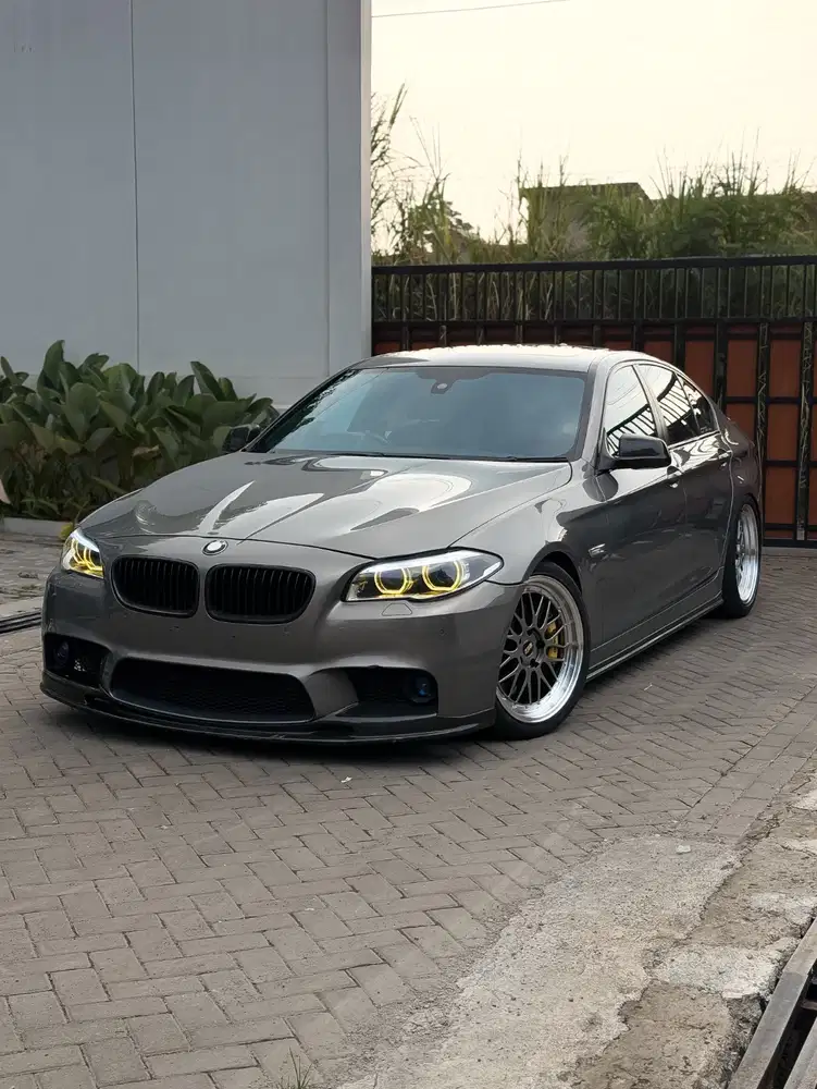 BMW F10 523i Executive 2011 – Full Modifikasi, Kondisi Istimewa
