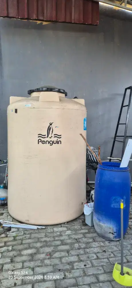 Tandon Bekas Pinguin Penguin 3.100 liter 3ribu Second rasa baru