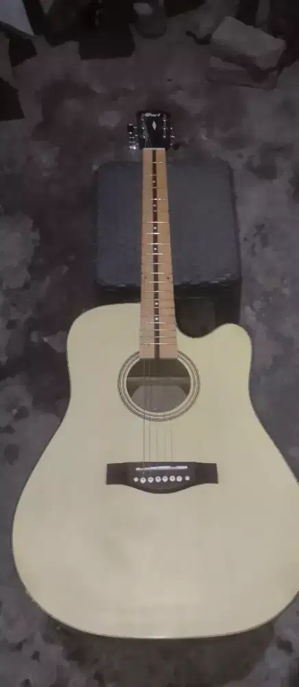 Gitar murah masih mulus