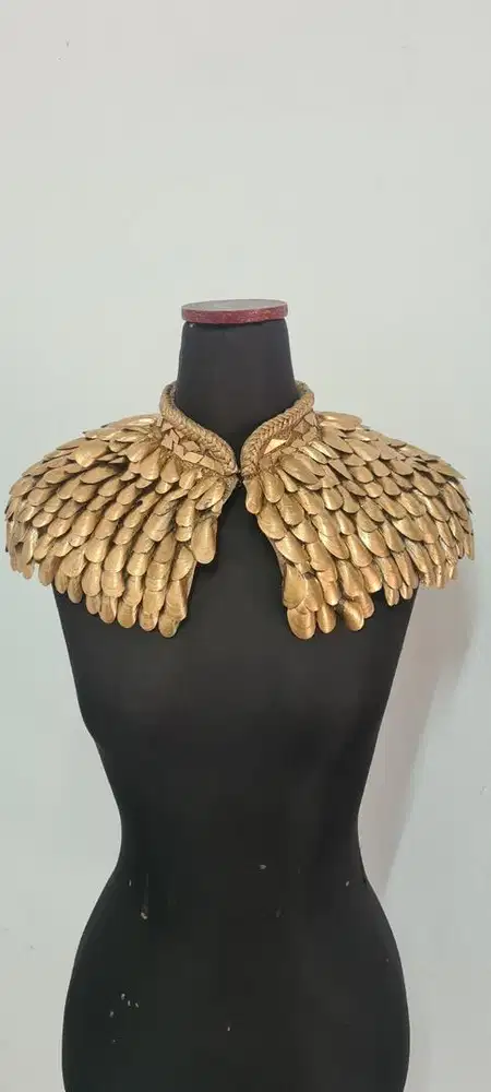 Rompi daur ulang dari kerang, kalung kerang, garuda, outer gold