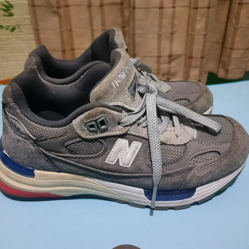 Sepatu New Balance 992 Grey Blue Red