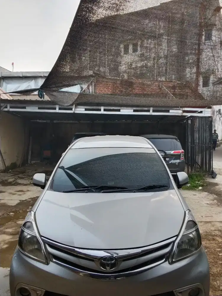 Di jual mobil avanza pakaian sendiri mesin masih mus oke. Siap pakai