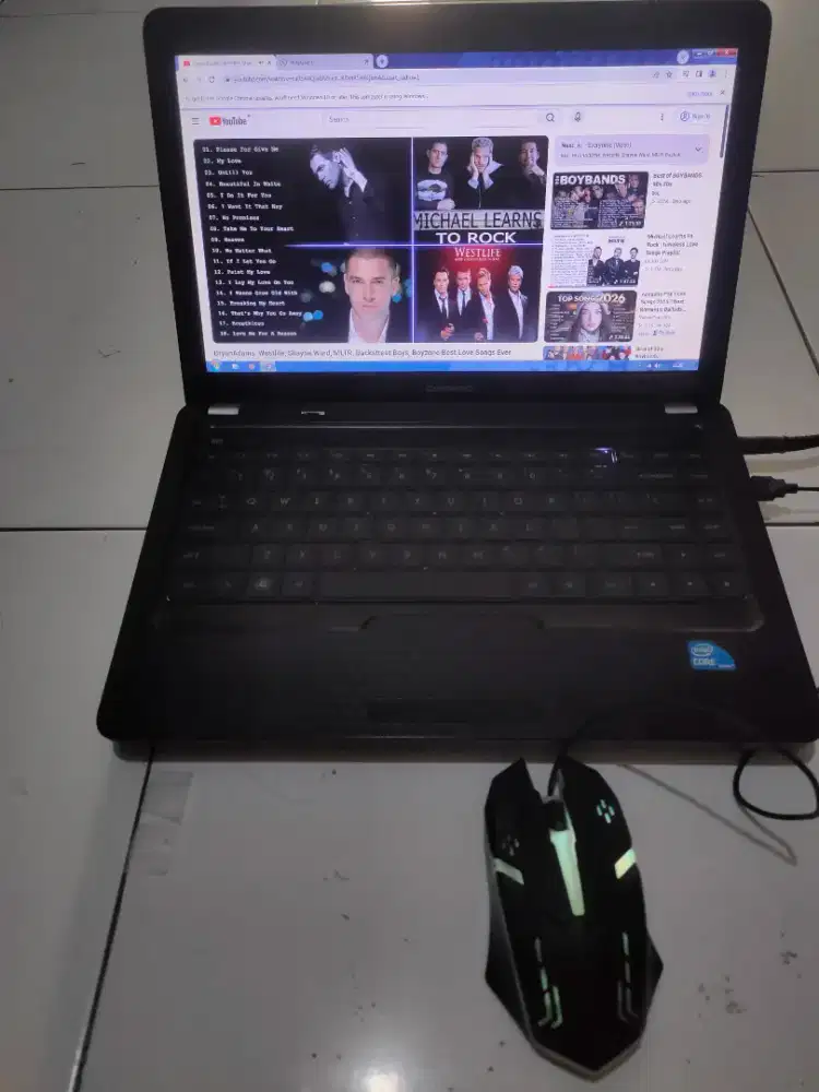 Laptop core i3 ram 4 enak buat ngetik youtuban whatsap aman