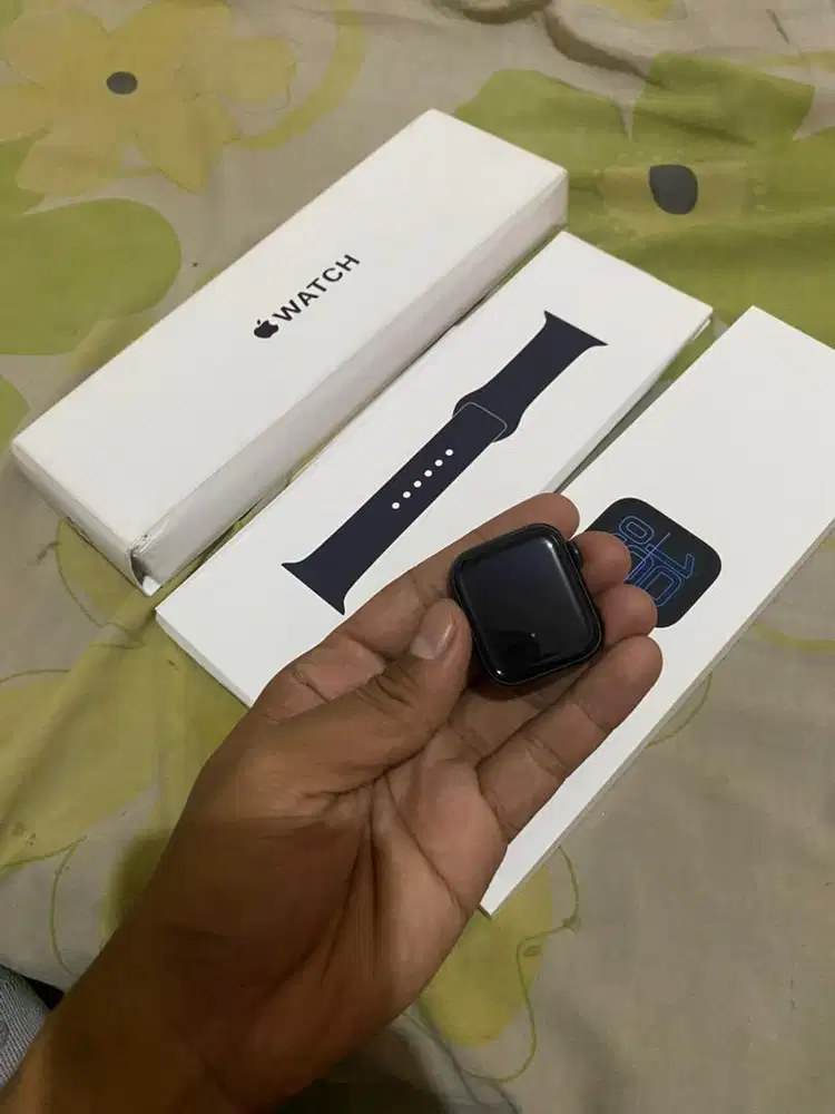 Apple watch series se 3 40mm black garansi ibox