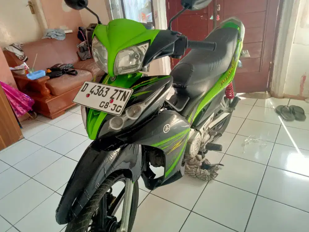 Yamaha Jupiter z 2010 kumplit orsinilan terawat
