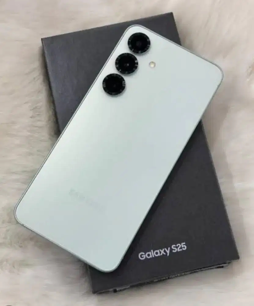 Samsung S25plus like new. Tukar oppo find x9