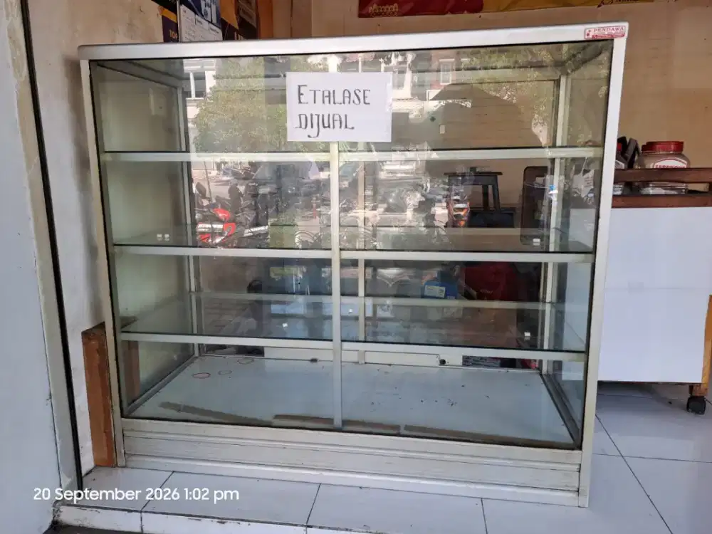 Dijual Etalase Kaca