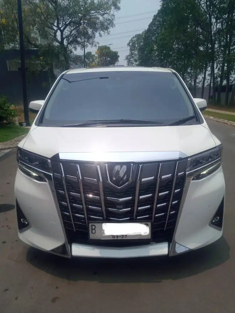 Toyota Alphard Putih