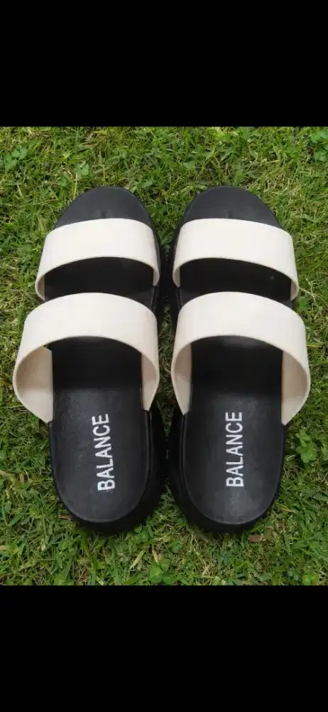 BALANCE sandal wanita
