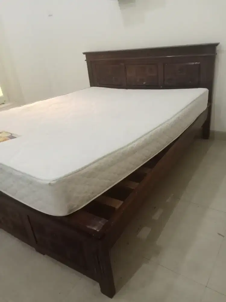 Spring Bed Romantico 160×200cm + Dipan Kayu
