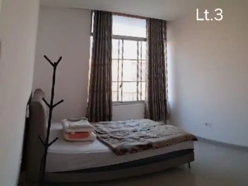 DISEWAKAN RUMAH FURNISH ARCADIA 3 LANTAI PIK2