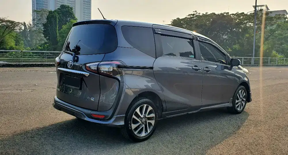 Toyota Sienta Q matic 2016