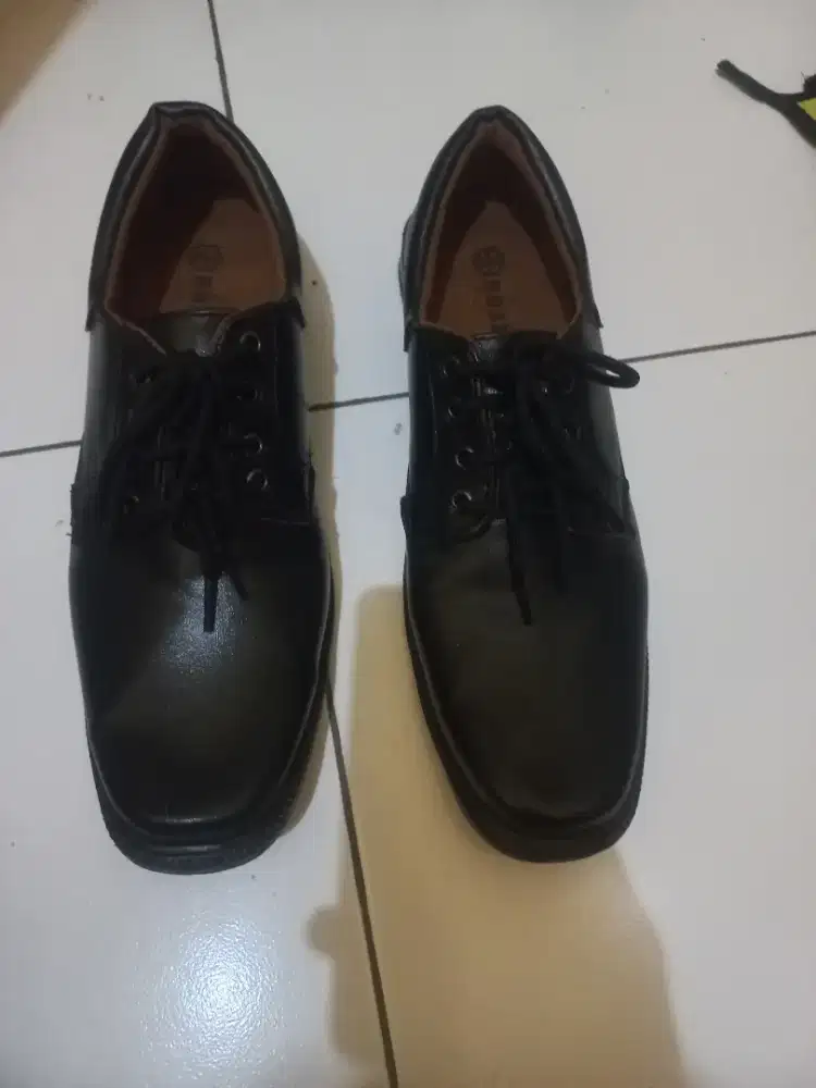 Sepatu formal Fantovel size 43