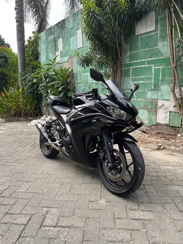 Yamaha R25 Black Low KM