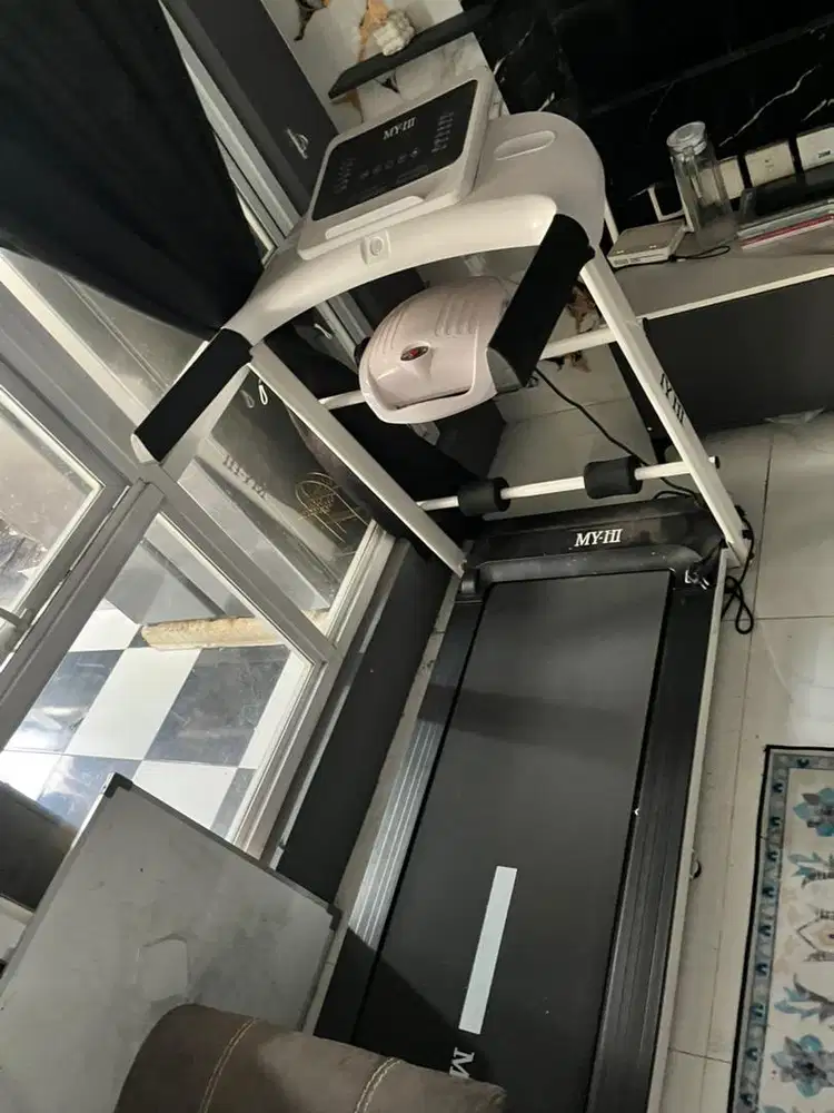 Alat treadmill dan sepeda gym